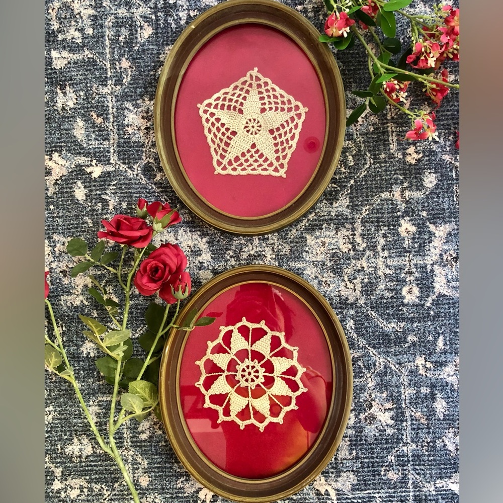 Vintage 1980 Pair of Framed Doily, Doilies Wall Art